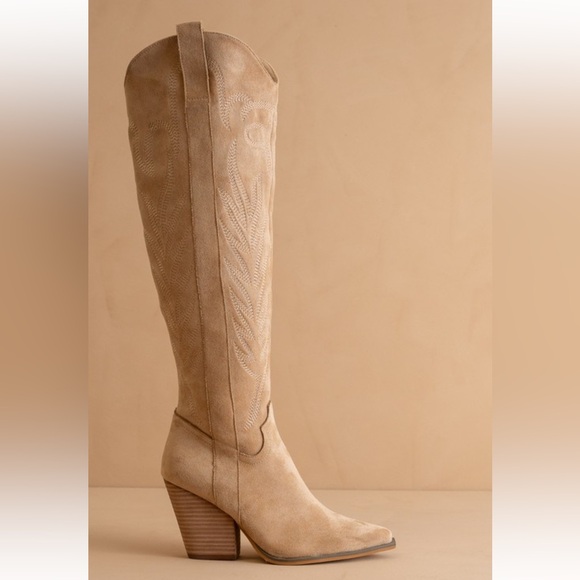 Classic cowboy embroidery on a leather cowboy boot knee high - Picture 6 of 15